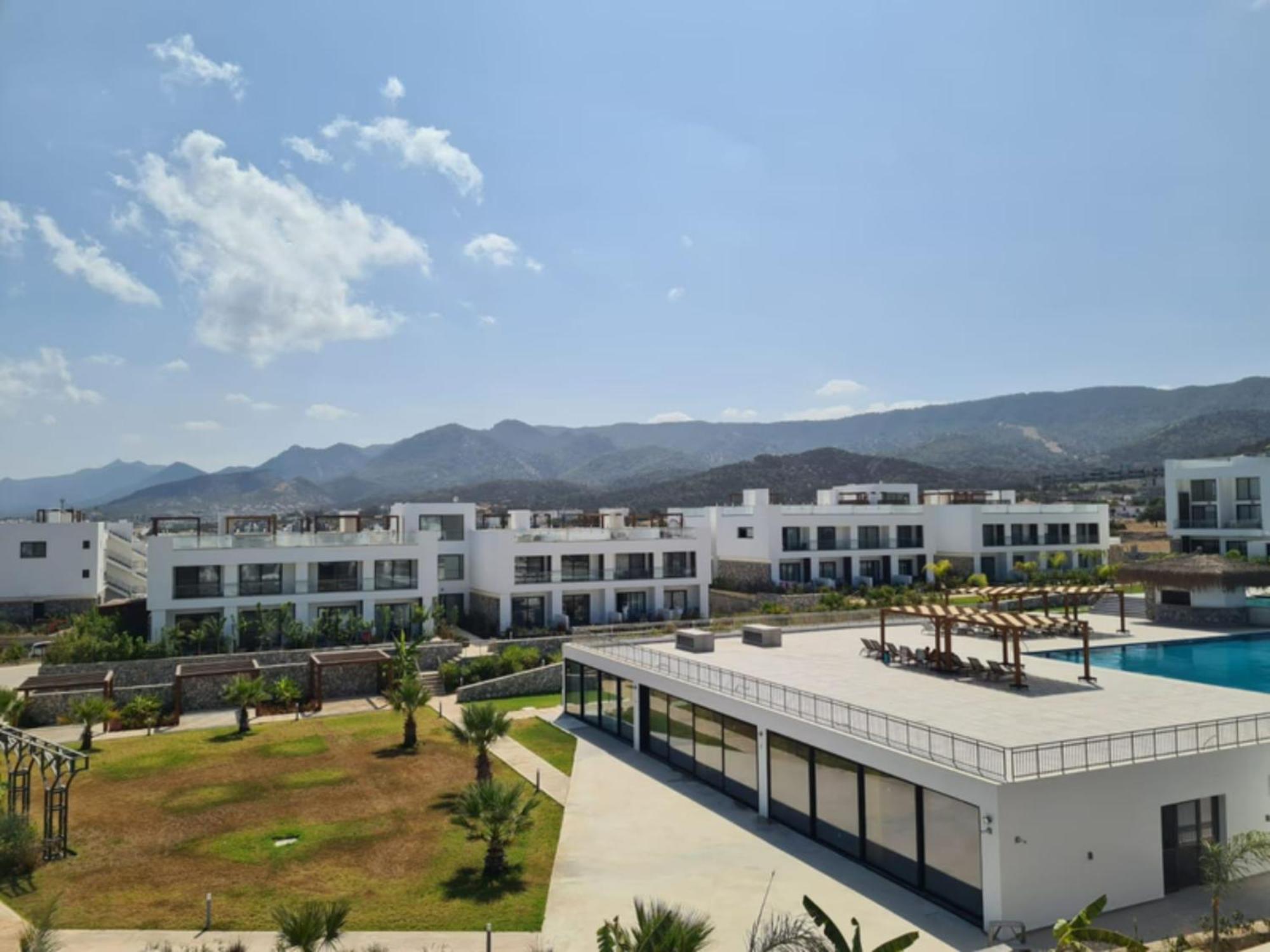 Beachfront Penthouse Studio Apartment, Eco Wellness Resort, Heated Pool キレニア エクステリア 写真