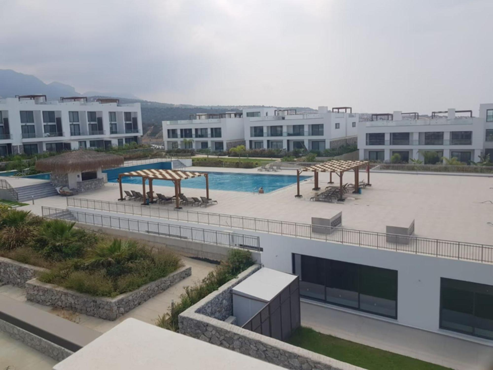 Beachfront Penthouse Studio Apartment, Eco Wellness Resort, Heated Pool キレニア エクステリア 写真