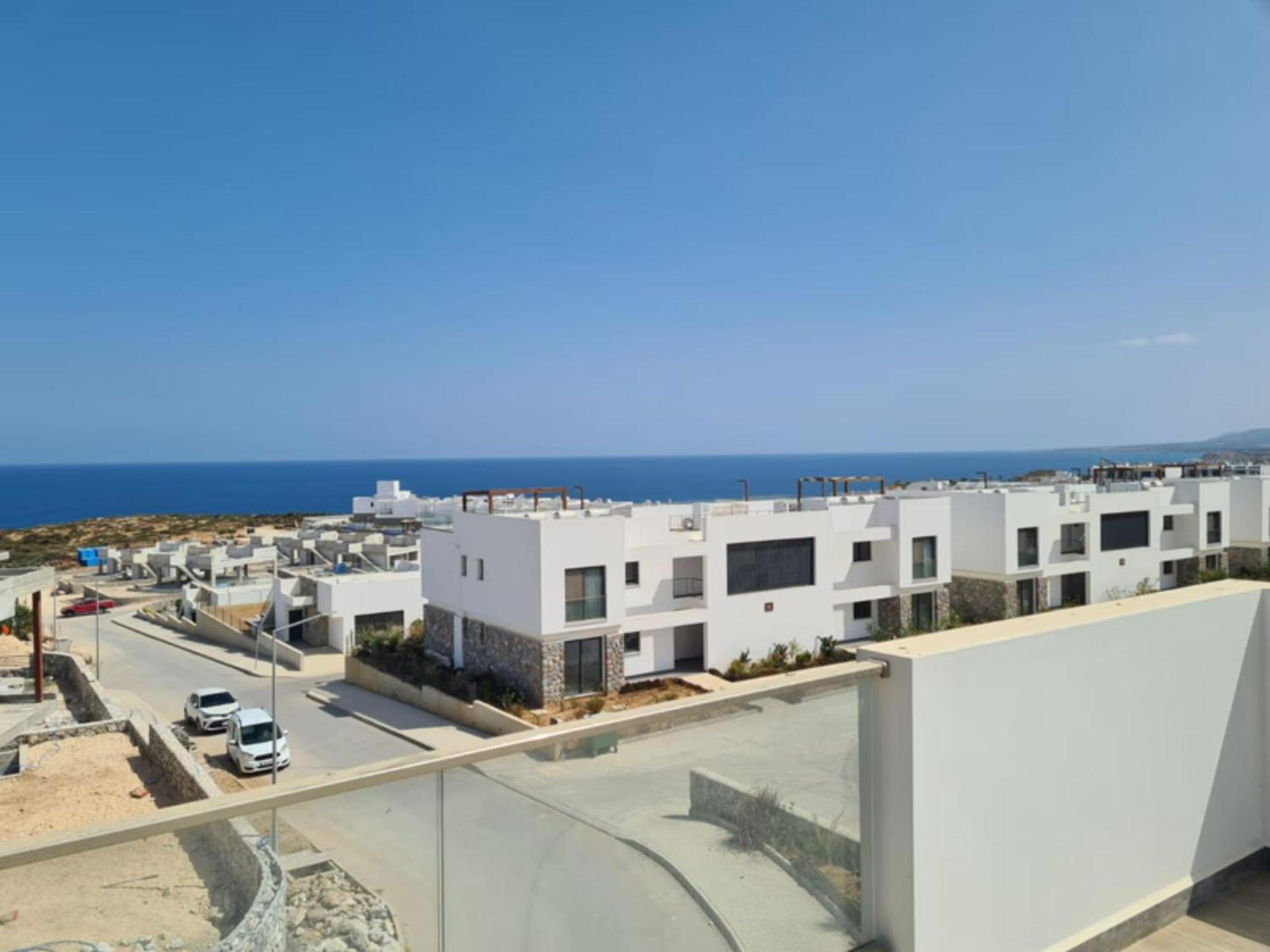 Beachfront Penthouse Studio Apartment, Eco Wellness Resort, Heated Pool キレニア エクステリア 写真