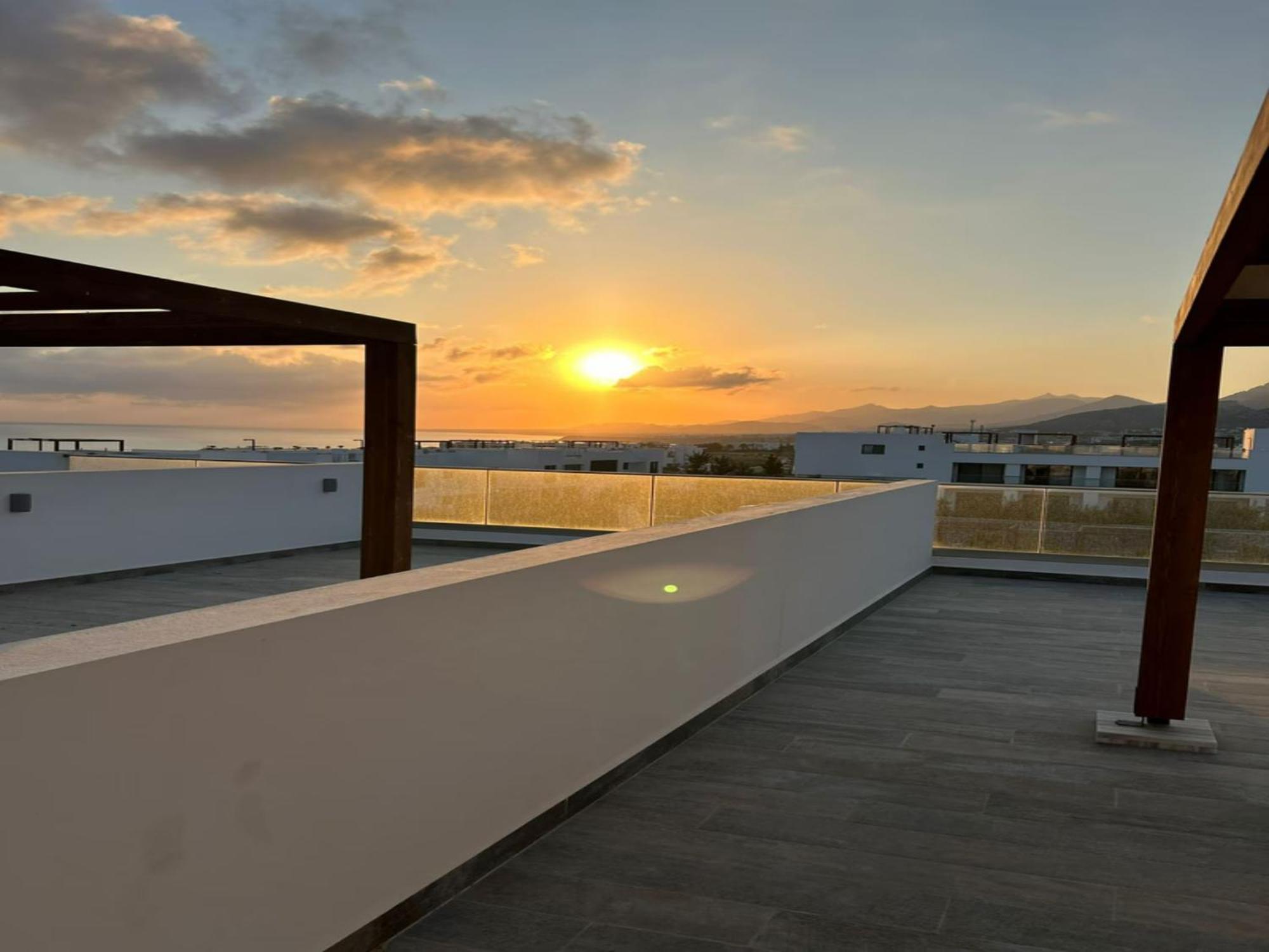 Beachfront Penthouse Studio Apartment, Eco Wellness Resort, Heated Pool キレニア エクステリア 写真